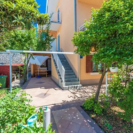 Lilin Apartment