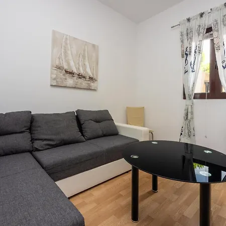 Apartment Lilin
