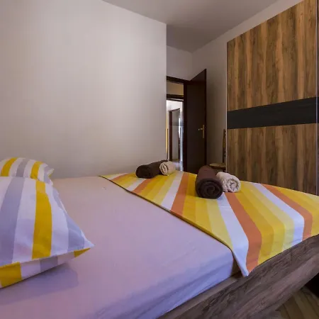 Lilin Apartment